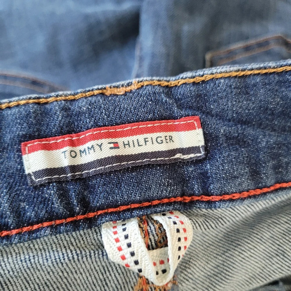 Tommy Hilfiger Dark Wash Denim Jean Shorts Size Women's 2 - Picture 8 of 9